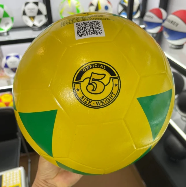 Football Hybrid Ball Football Size 4 for Match